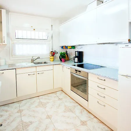 Holiday home Requesens Canal